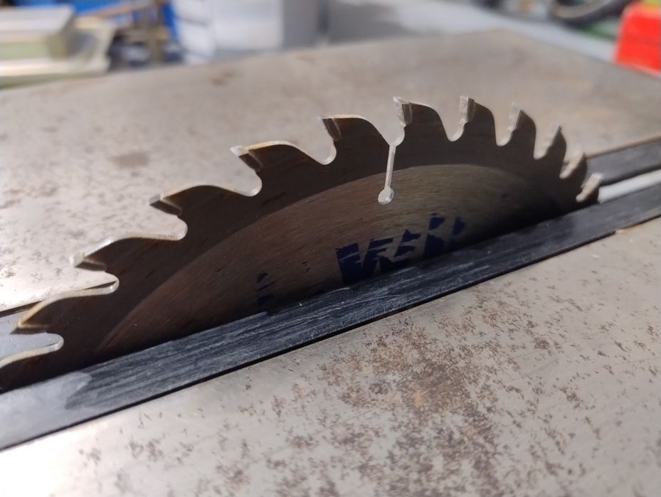 Pilarka stołowa kompaktowa