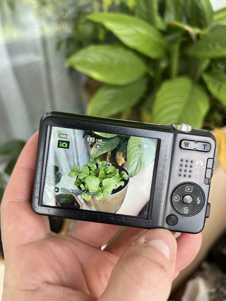 Цифровой фотоаппарат Sony W 710