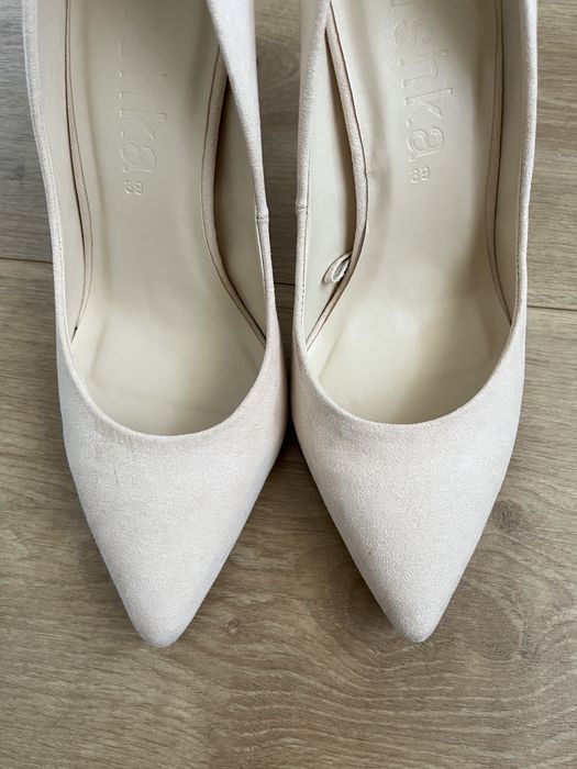 Sapatos salto-alto bege Bershka - 39