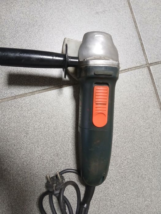 Szlifierka kątowa Black Decker 680W
