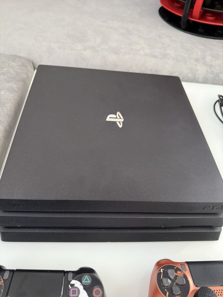 Sony pkaystation 4 pro/1 Tb