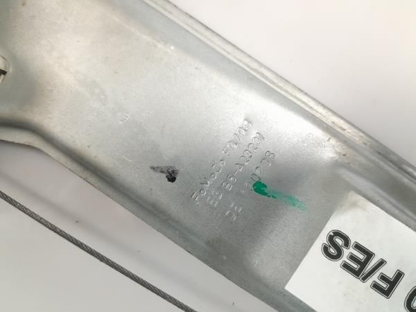 Elevador vidros frente esquerdo FORD Ka+