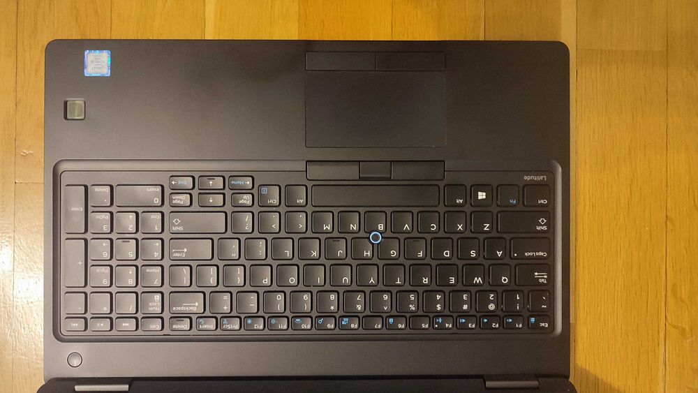 Laptop Dell Latitude 5580 i5-7300U 16GB  HDD 500 GB ze stacją dokującą