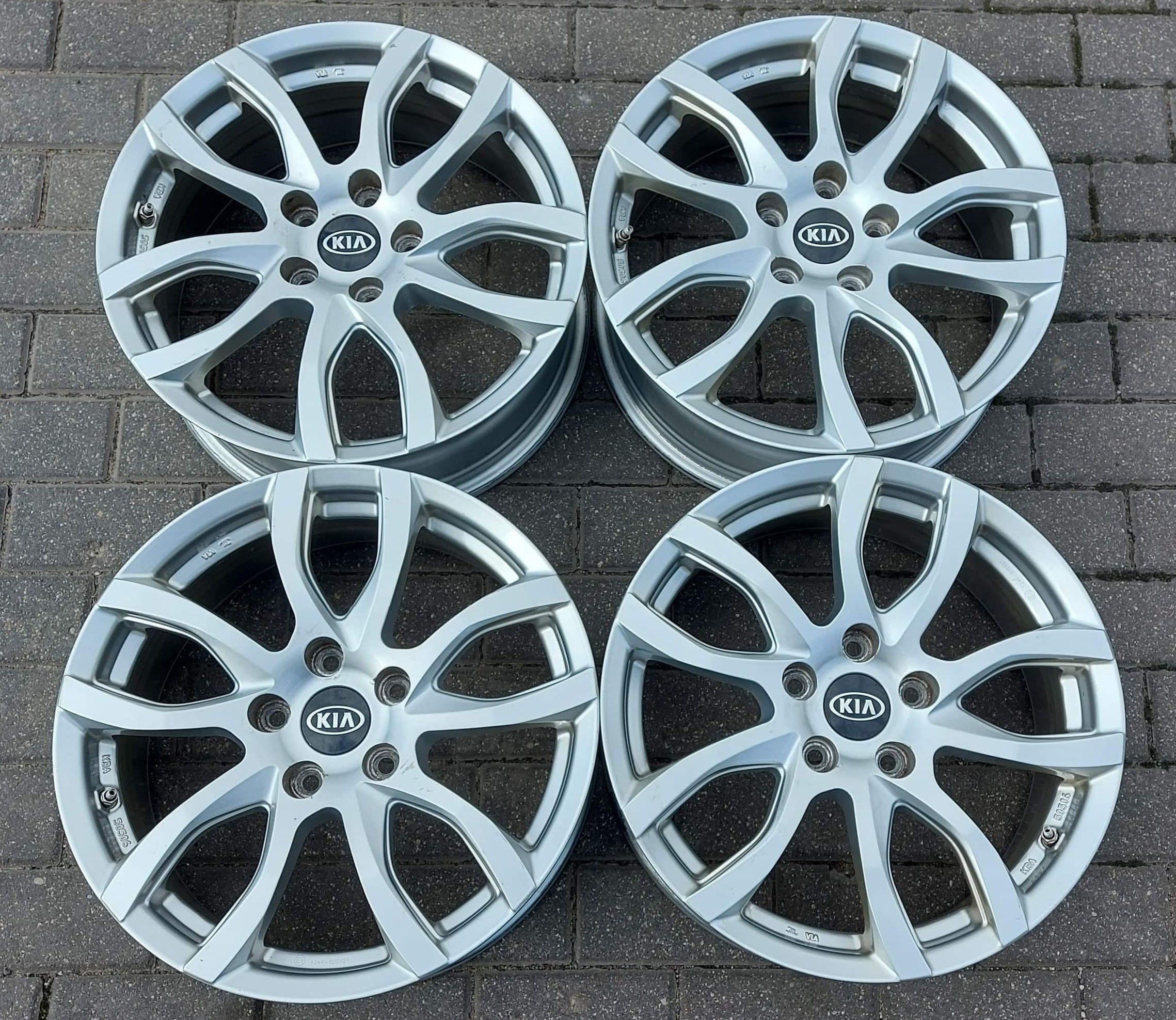 4x Felgi oryginalne KIA 7x 17 5x114,3 ET47 + TPMS