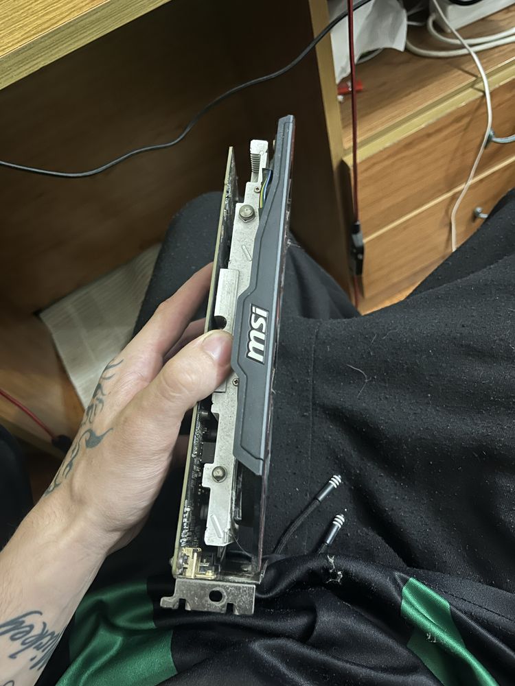 GTX 750 TI 4GB. .