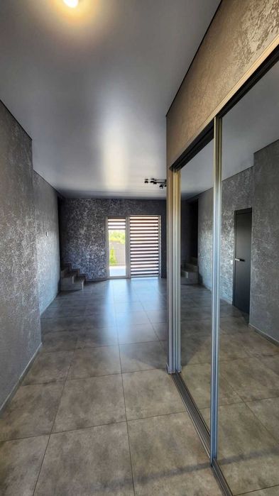 Пропонується до продажу сучасний таунхаус