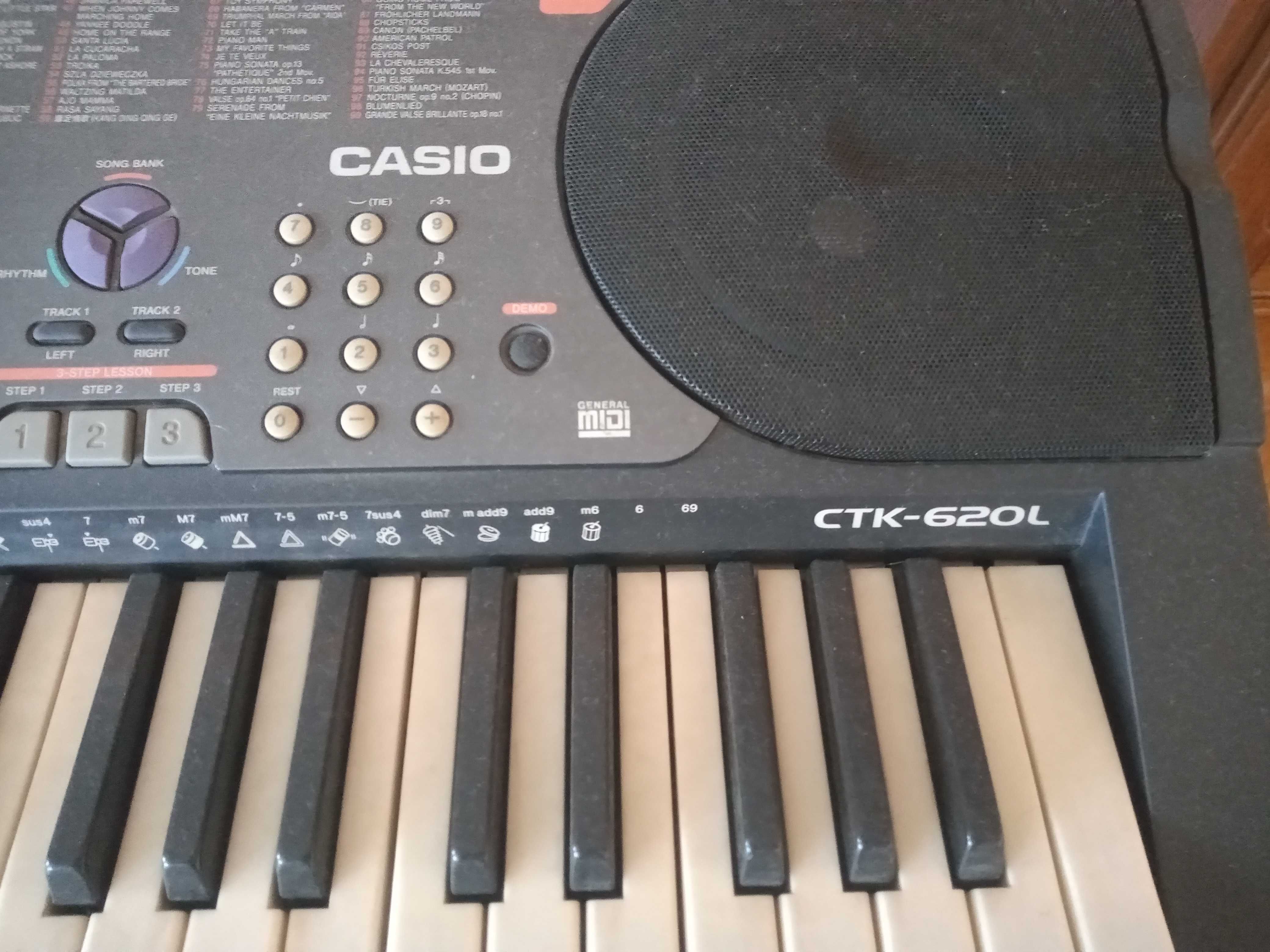 keyboard Casio CTK-620L ze stojakiem