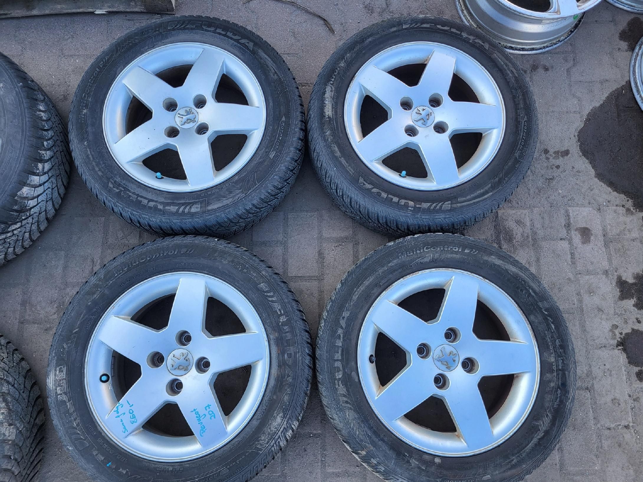 peugeot alufelgi felgi aluminiowe 15 cali 4x108 et23 6j