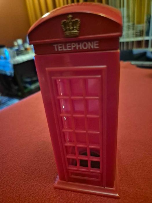 Skarbonka czerwona budka telefoniczna