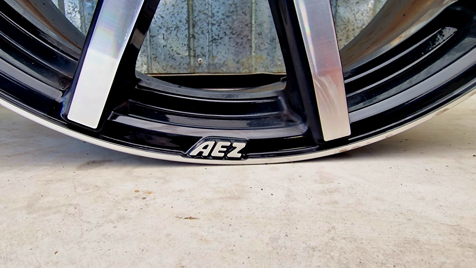 Felgi aluminiowe AEZ Straight 5x114,3 20" 8,5J et 45