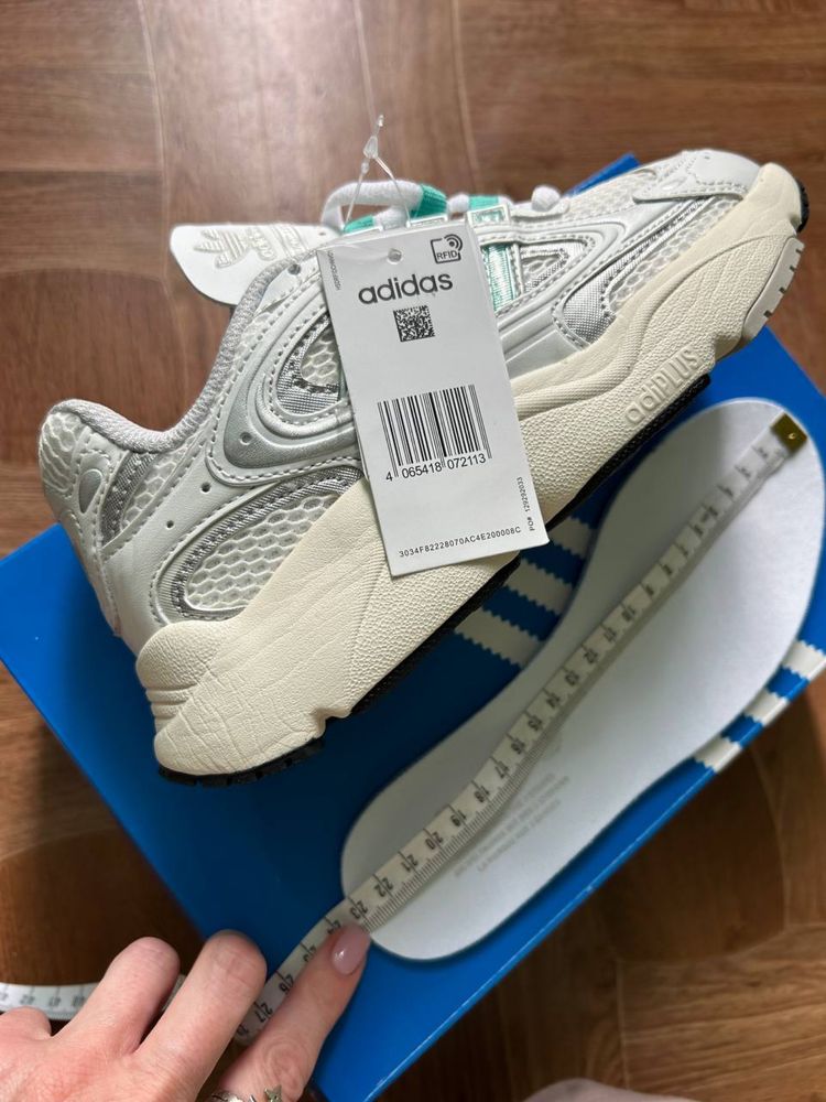 Кросівки Adidas Ozmillen