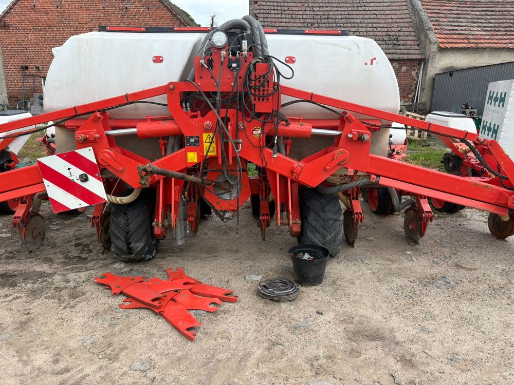 Kuhn maxima 2rt siewnik kukurydzy 8 rzedow