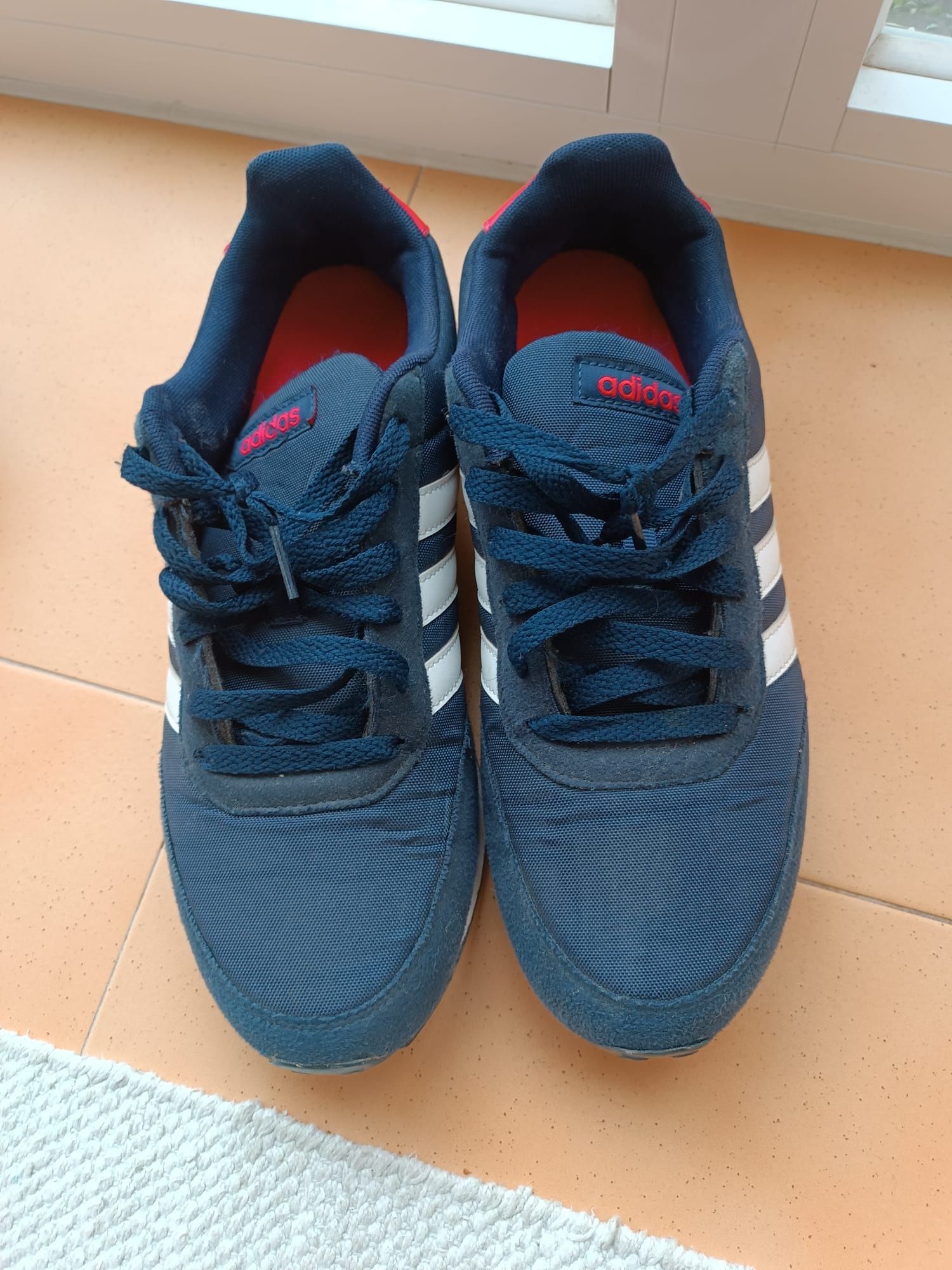 Ténis Adidas tamanho 42 2/3