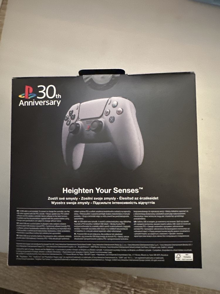 Dualsense anniversary 30 th