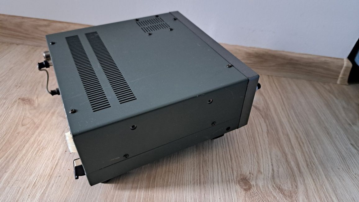 Radiotelefon KF TRX Icom IC-735 stan BDB , fabryczny komplet