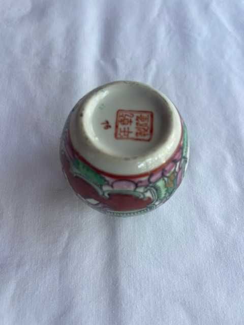 Pote chinês pequeno