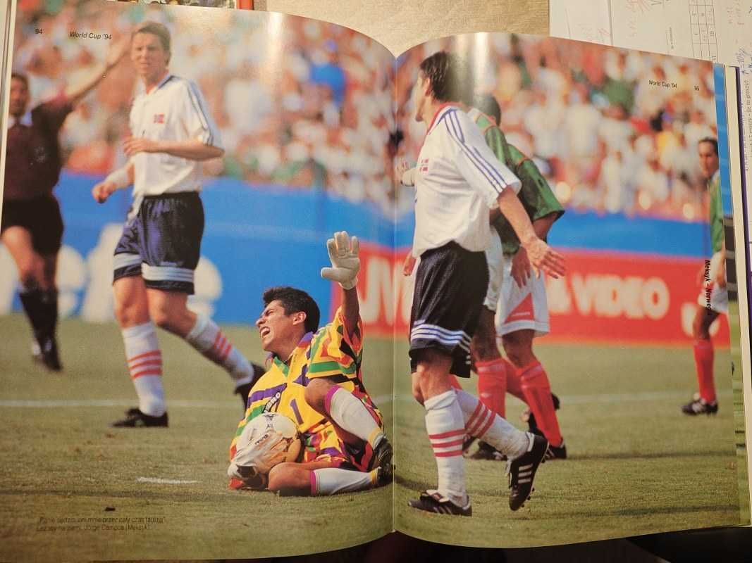 Książka Biało Czerwoni Legia GiA Album World Cup Italia 90