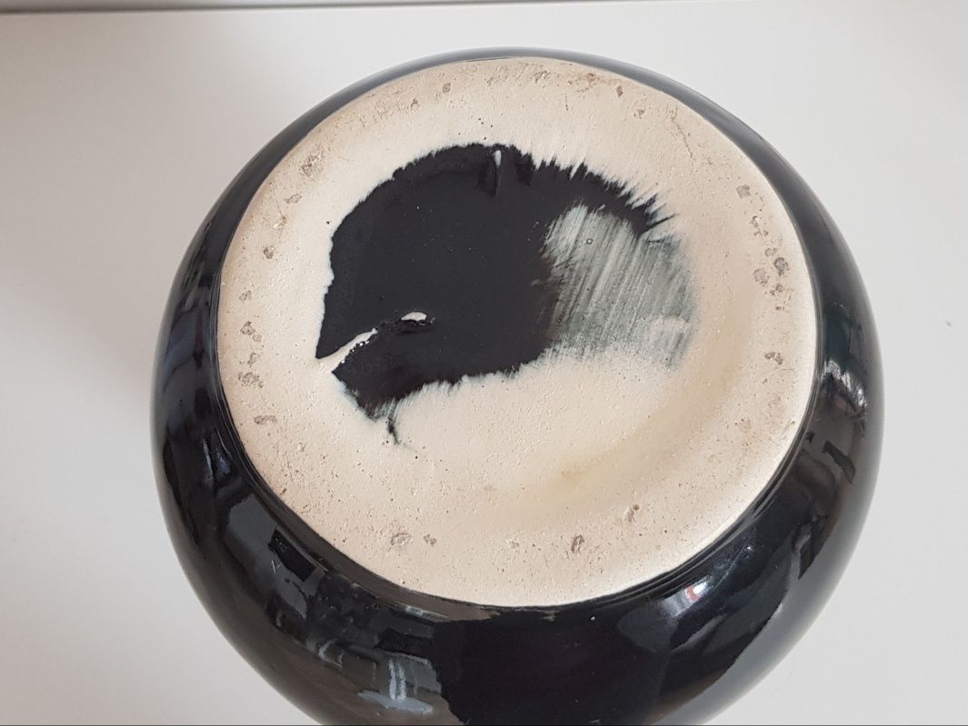 PRL czarny klasyczny wazon ceramiczny