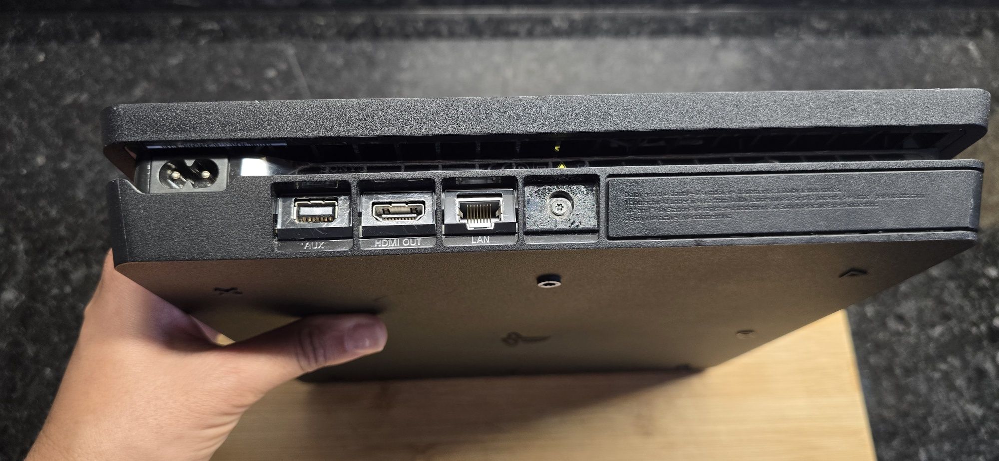 Playstation 4, 400GB