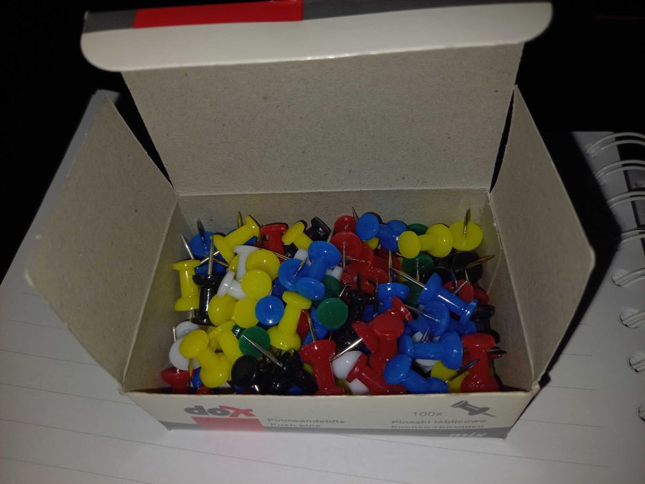 Pinezki tablicowe mix 100 szt