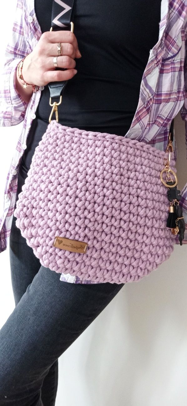 Torebka różowa pleciona na ramie szeroki pasek Handmade