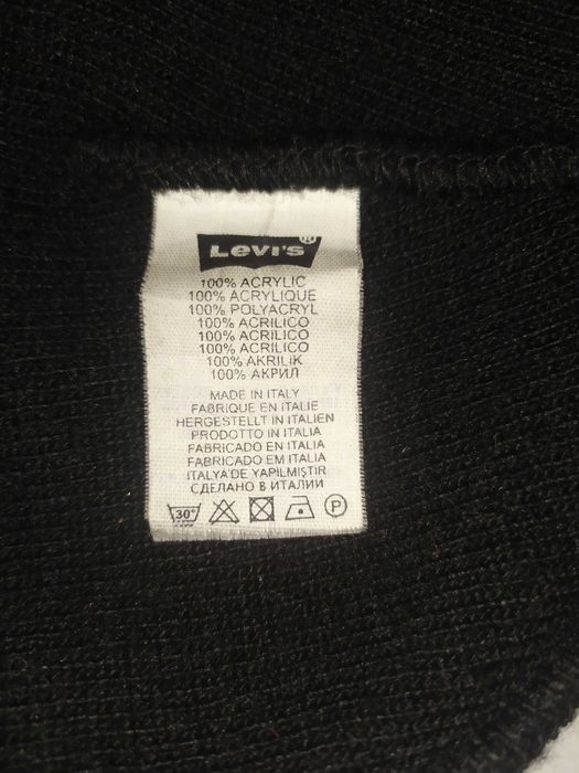 Шапка вязаная Levis оригинал двухслойная с подворотом.