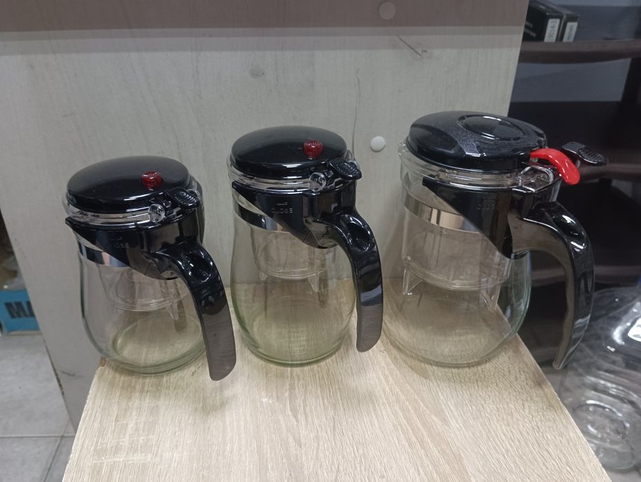 Гунфу тіпод заварник з системою зливу кнопочний скляний типот типод