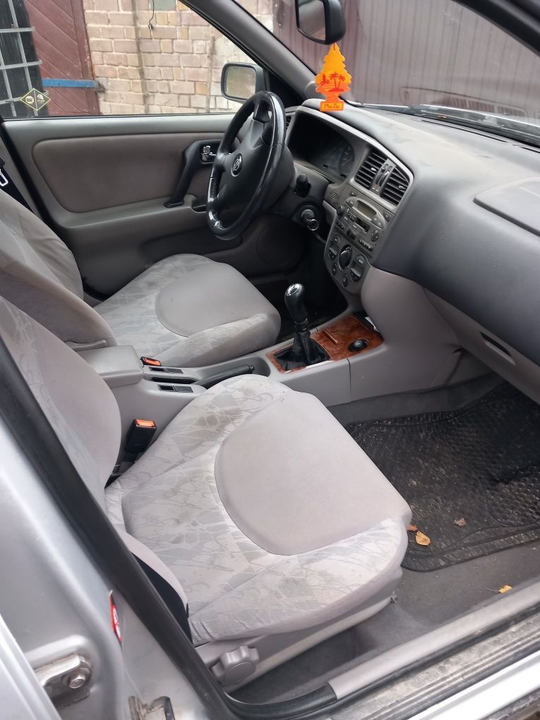 Nissan primera 2000