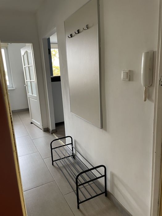 Stojak na buty do przedpokoju