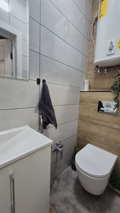 Двокімнатна квартира з кладовкою в ціні! Буча!