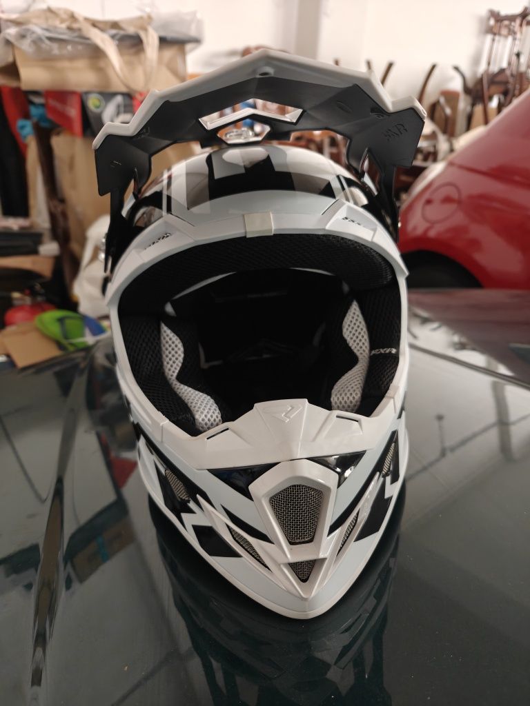 Capacete FXR tamanho M
