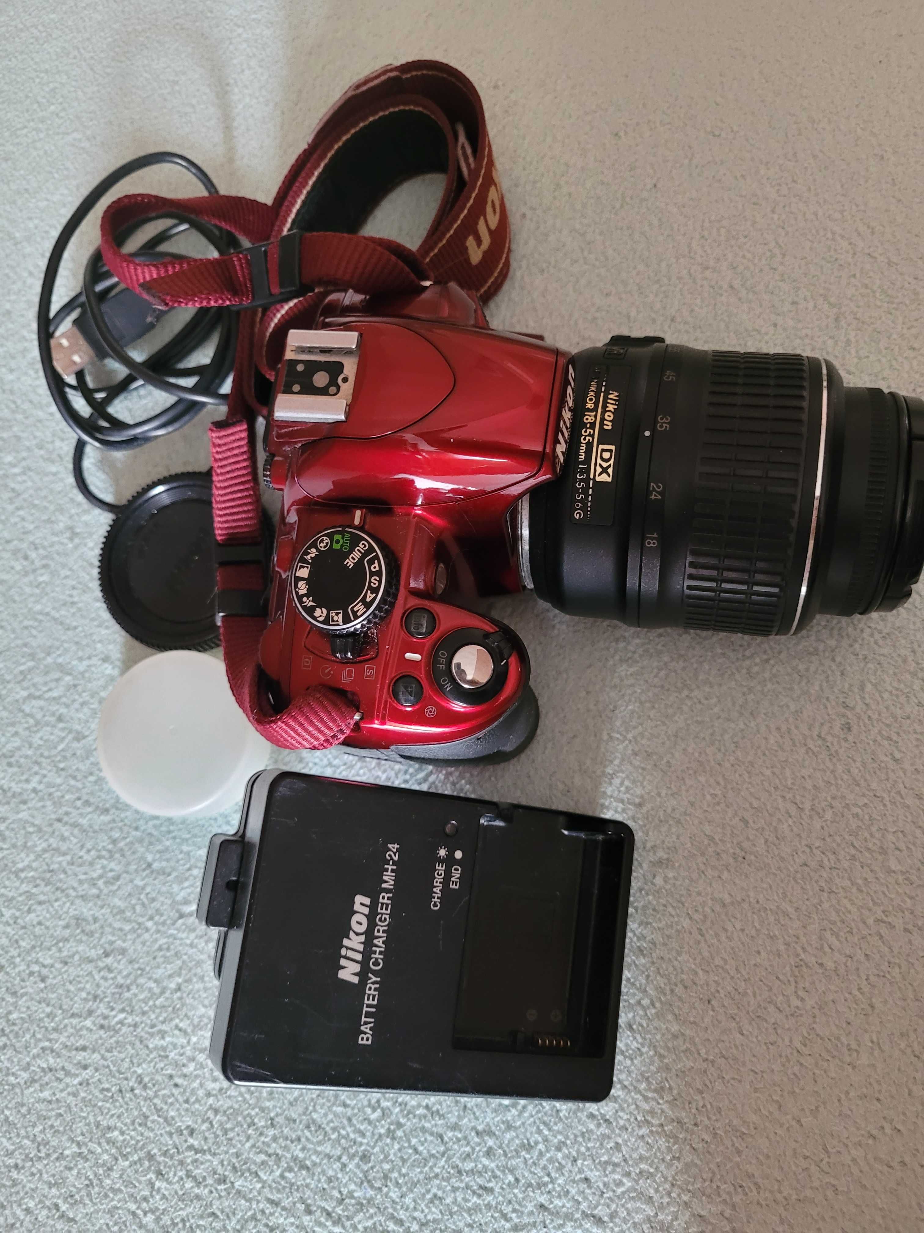 Nikon 3100 czerwony lustrzanka aparat fotograficzny