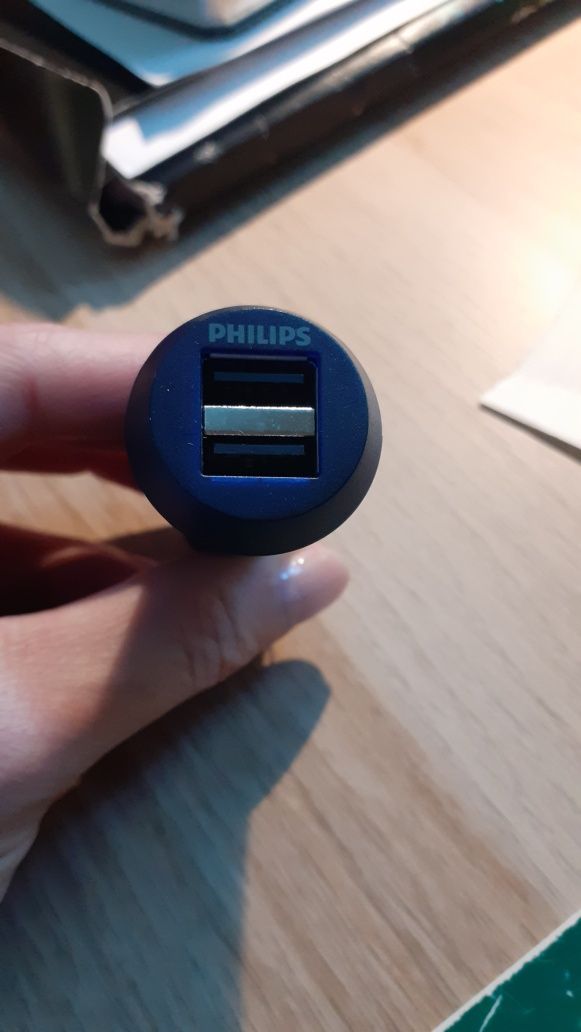 Philips Ładowarka samochodowa USB z 2 portami USB