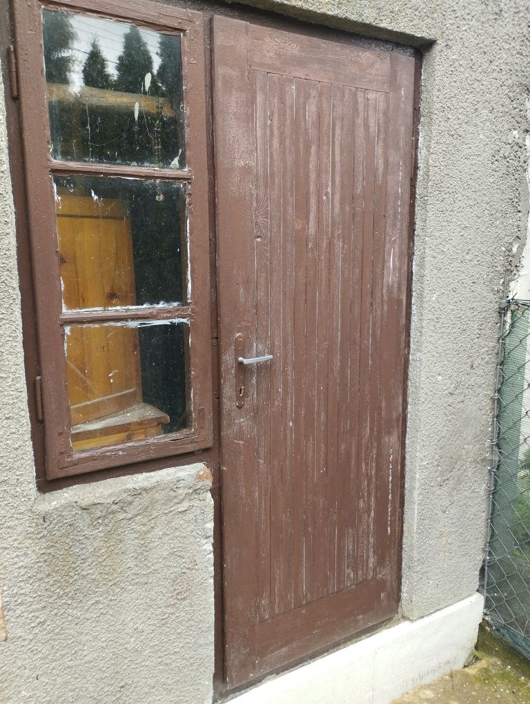 Drzwi z okienkiem, drewniane, solidne, z demontażu