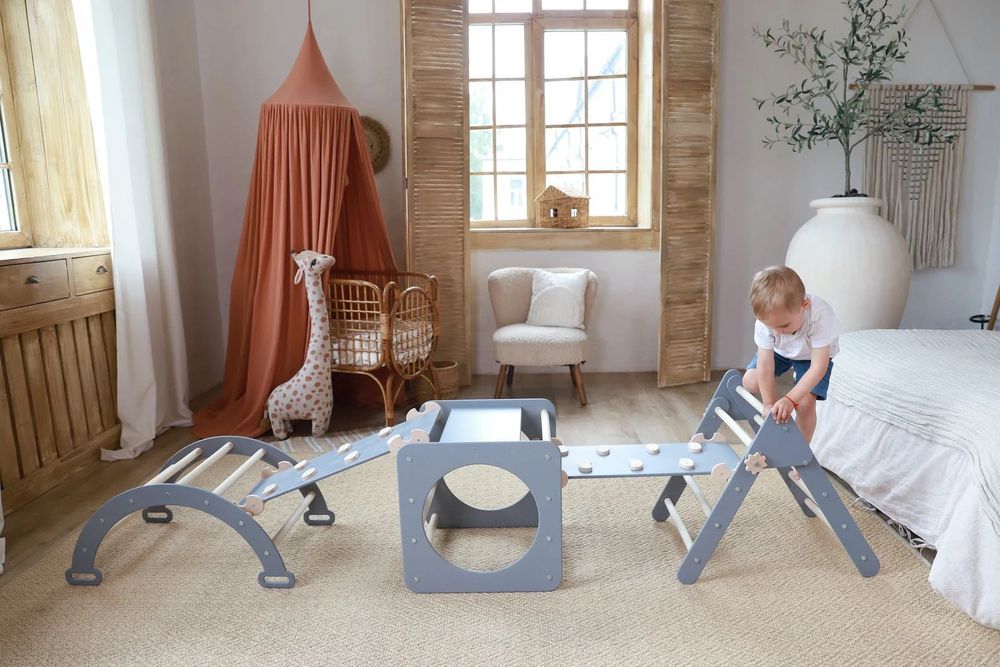 Пиклер трикутник дерево Піклер. спортивный комплекс  арка гойдалка