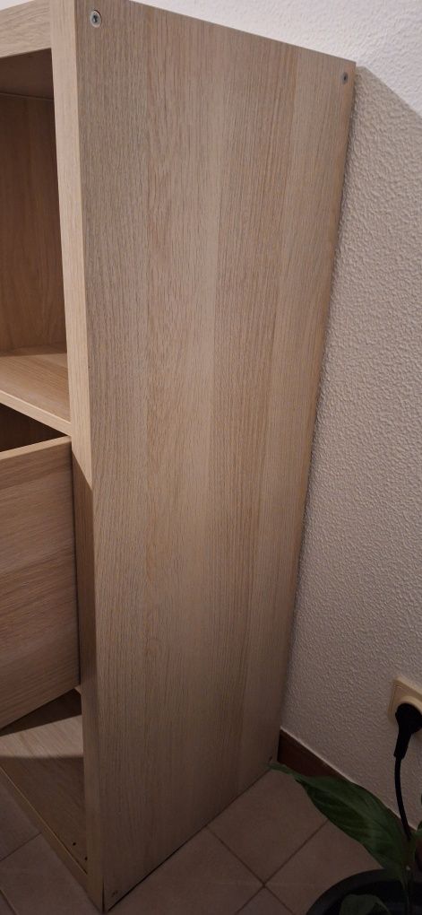 Estante "KALLAX" IKEA c/acessórios