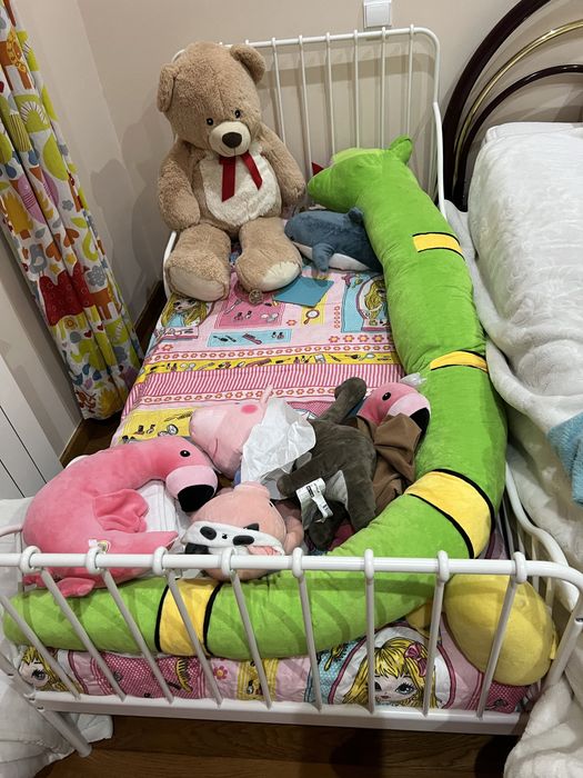 2 Camas extensíveis com estrado de ripas e colchão