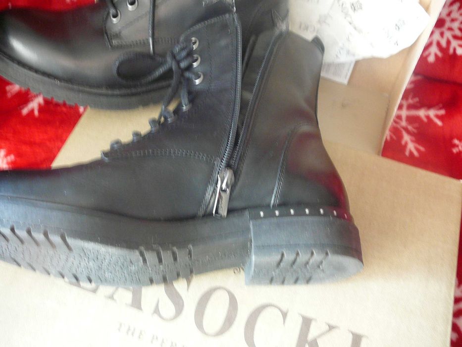 Trapery Lasocki skóra naturalna  czarne 37  wewn. 24,5 cm Nowe