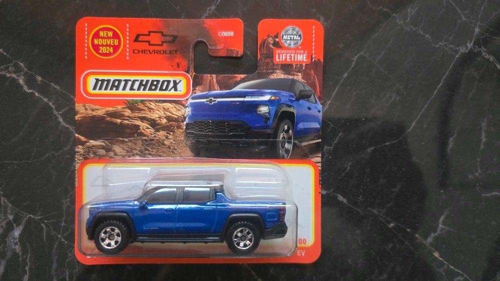 Matchbox 2024 Chevy Silverado EV