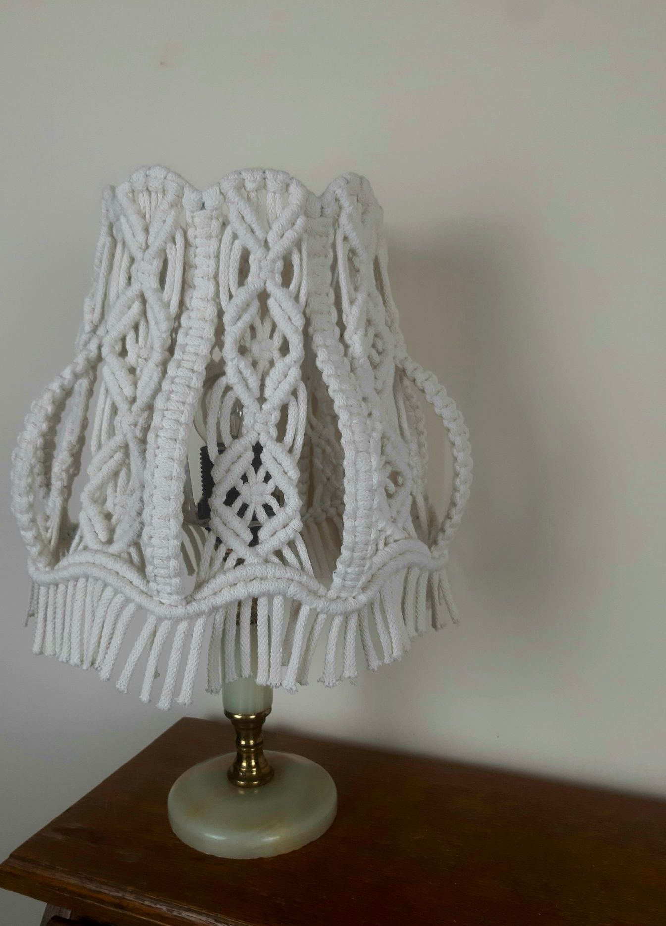 Lampa vintage boho ręcznie pleciony abażur pomysł na prezent