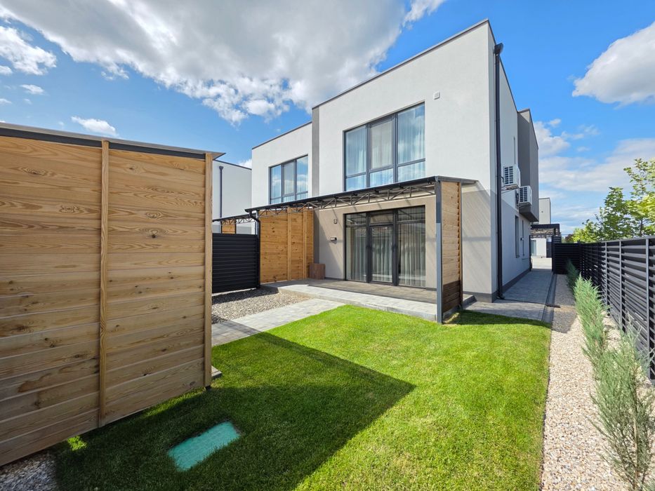 Первая аренда нового современного дуплекса в городке «Золотые Ключи»