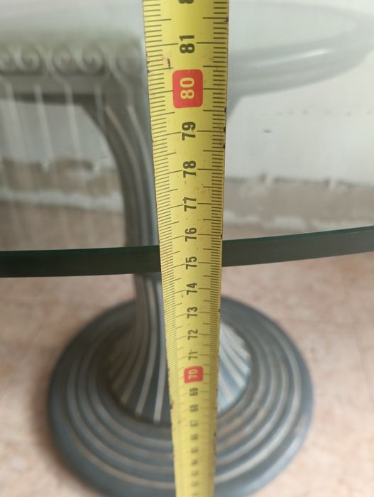 Mesa de vidro com 4 cadeiras