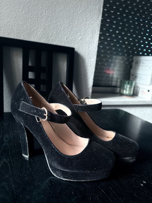 Saltos altos/ botas/ sandalias