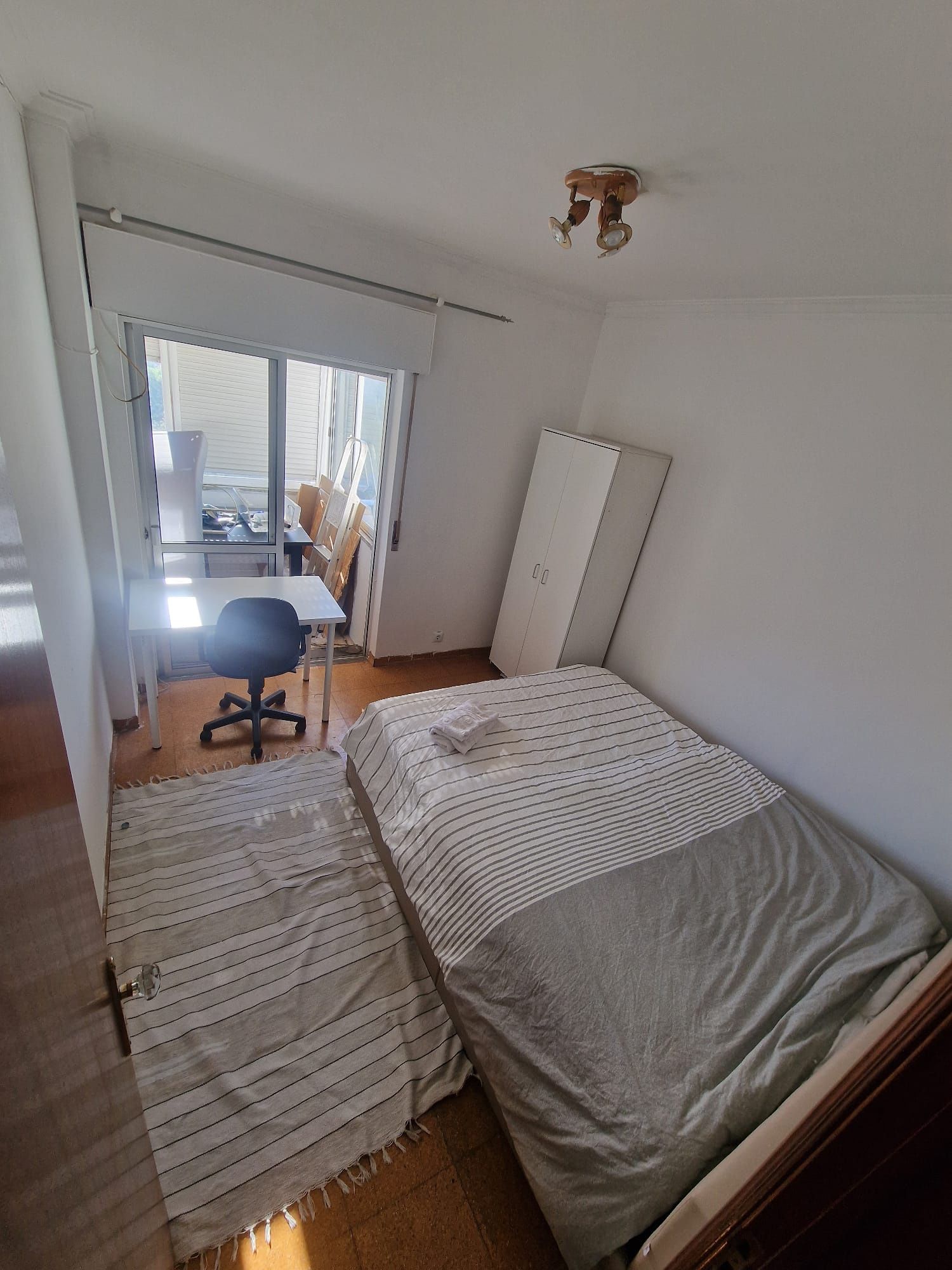 Quarto para arrendar em Tires