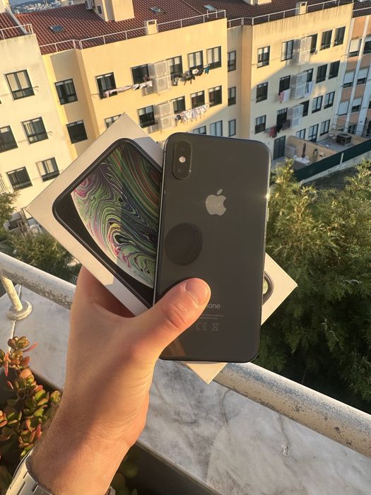 iPhone XS 64gb preto com caixa