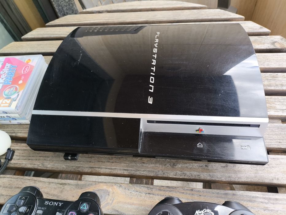 PlayStation 3 Oferta 3 Jogos, 2 Comandos, 1  Comando Move e Câmera