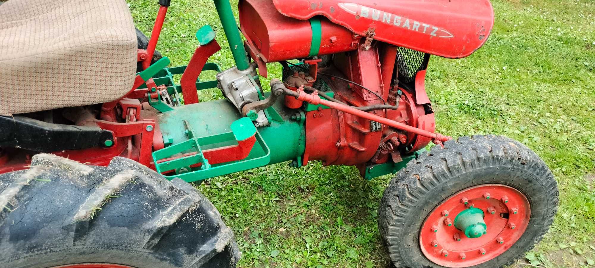 Traktorek przerobiony z bungartz jednoosiowego.Diesel.
