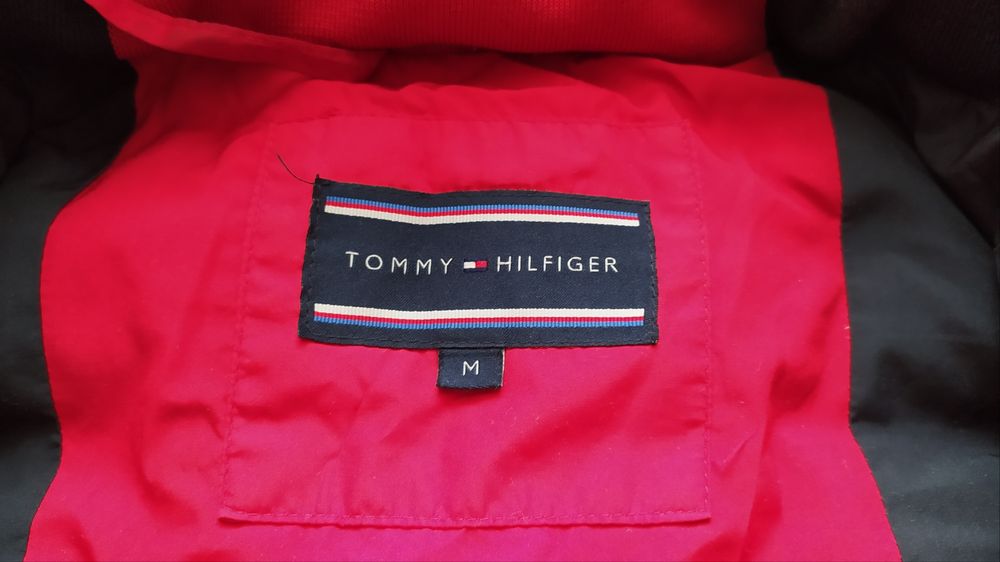 Kurtka Tommy Hilfiger, rozmiar M, czerwona.