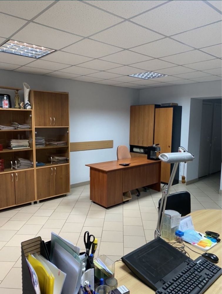 Здам офісне приміщення 84 кв.м по Перемоги, центр