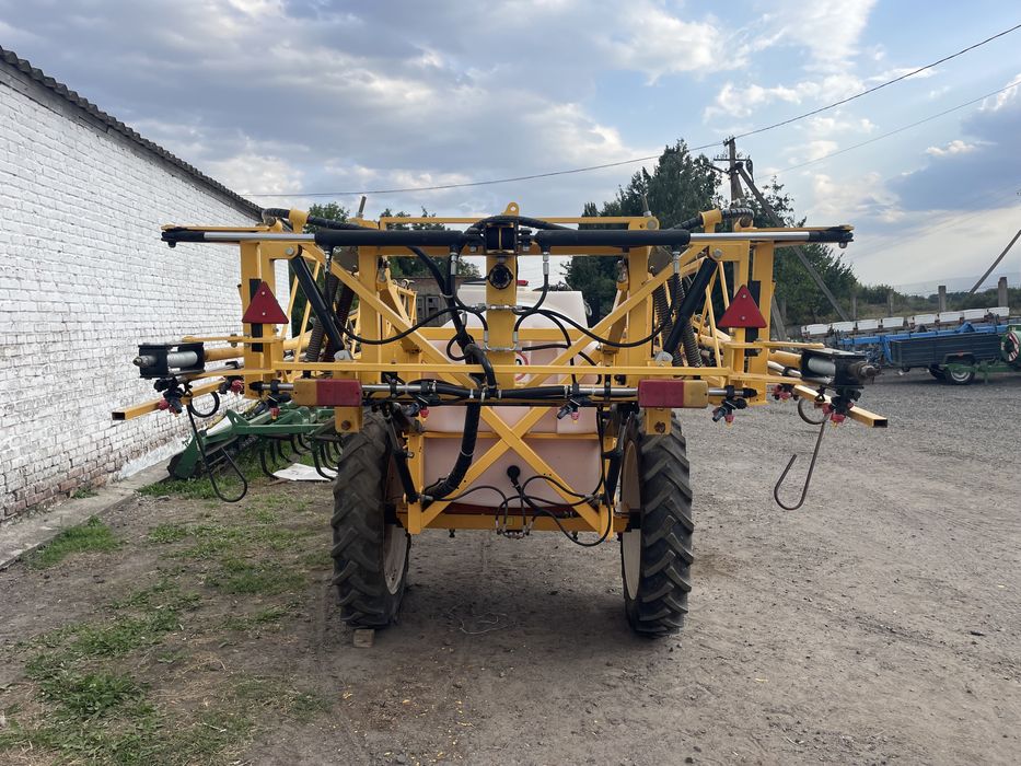 Продам оприскувач Богуслав ОП -2000-18 Одіссей